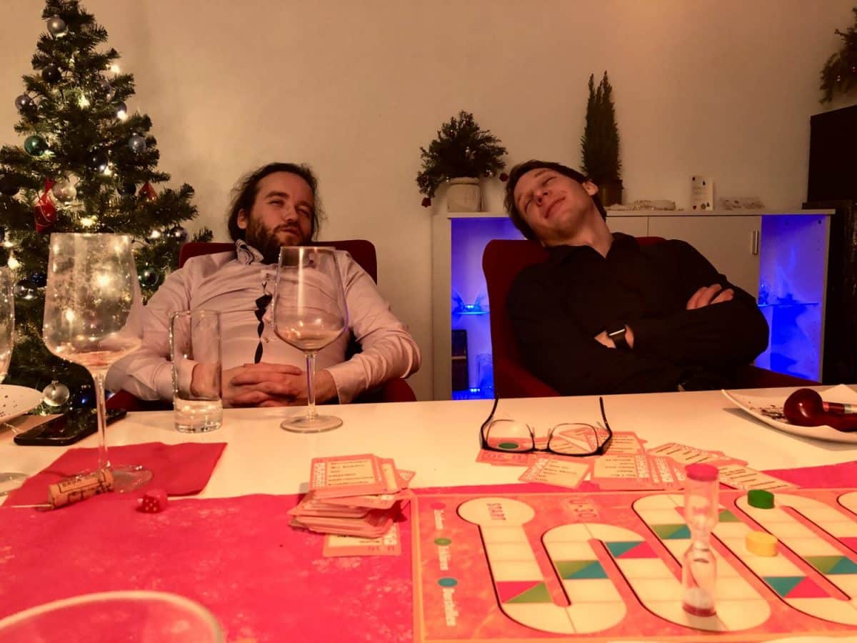 Weinverkostung der Weinamphore mit Freunden