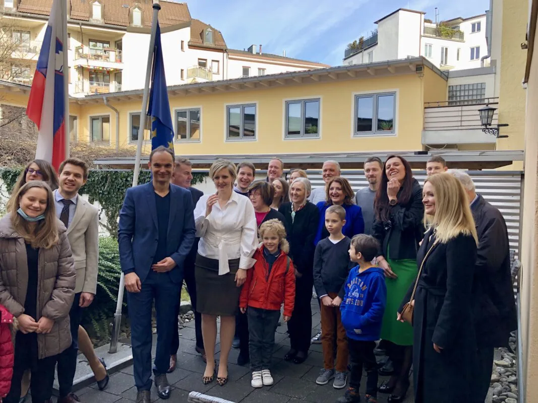 Szene vom Besuch des slowenischen Konsulats in München zum Prešernov dan