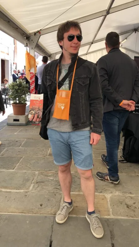 Szene vom Orange Wine Festival in Izola
